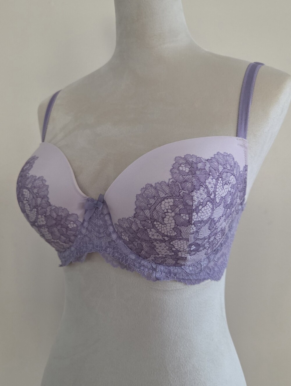 Victoria's Secret Dream Angels Lavender Lace Push-Up Bra